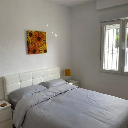 Modern And Airy With Private Parking Torrevieja