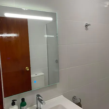Modern And Airy With Private Parking