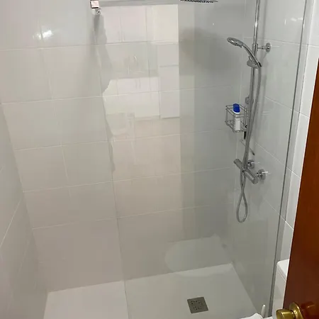 Modern And Airy بيت للعطل *